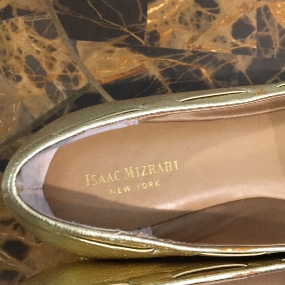 SOLD ❌ Isaac Mizrahi Pointed Gold Shoes - Picture 3 of 5